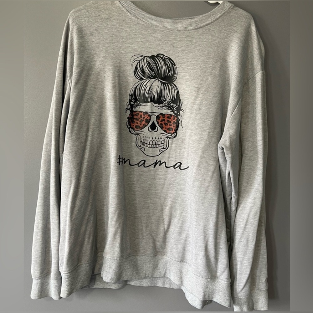 Mom sweaters (2) - Picture 3 of 3